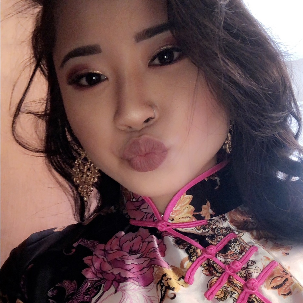 Meet your Posher, Cleo